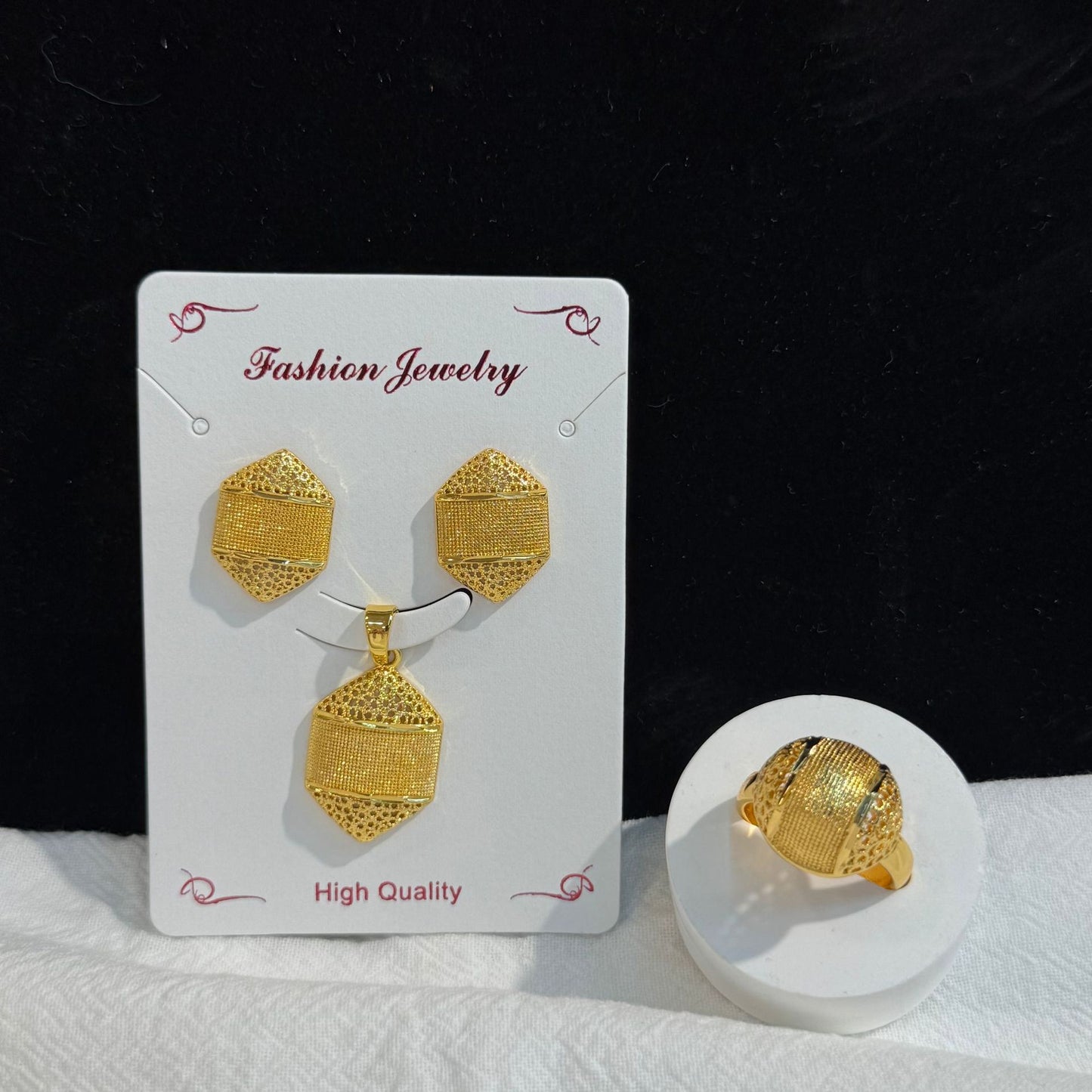 Gilding Hollow Pattern Niche Design Disc Pendants