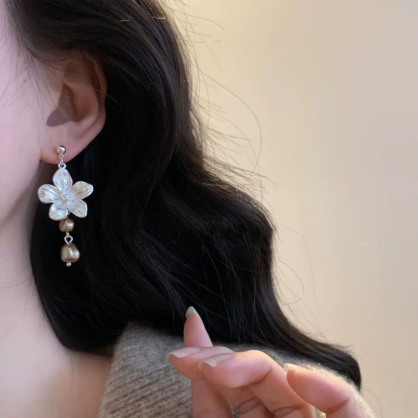 French Retro Flower Pearl Tassel High-grade Elegant Fashion Stud Earrings