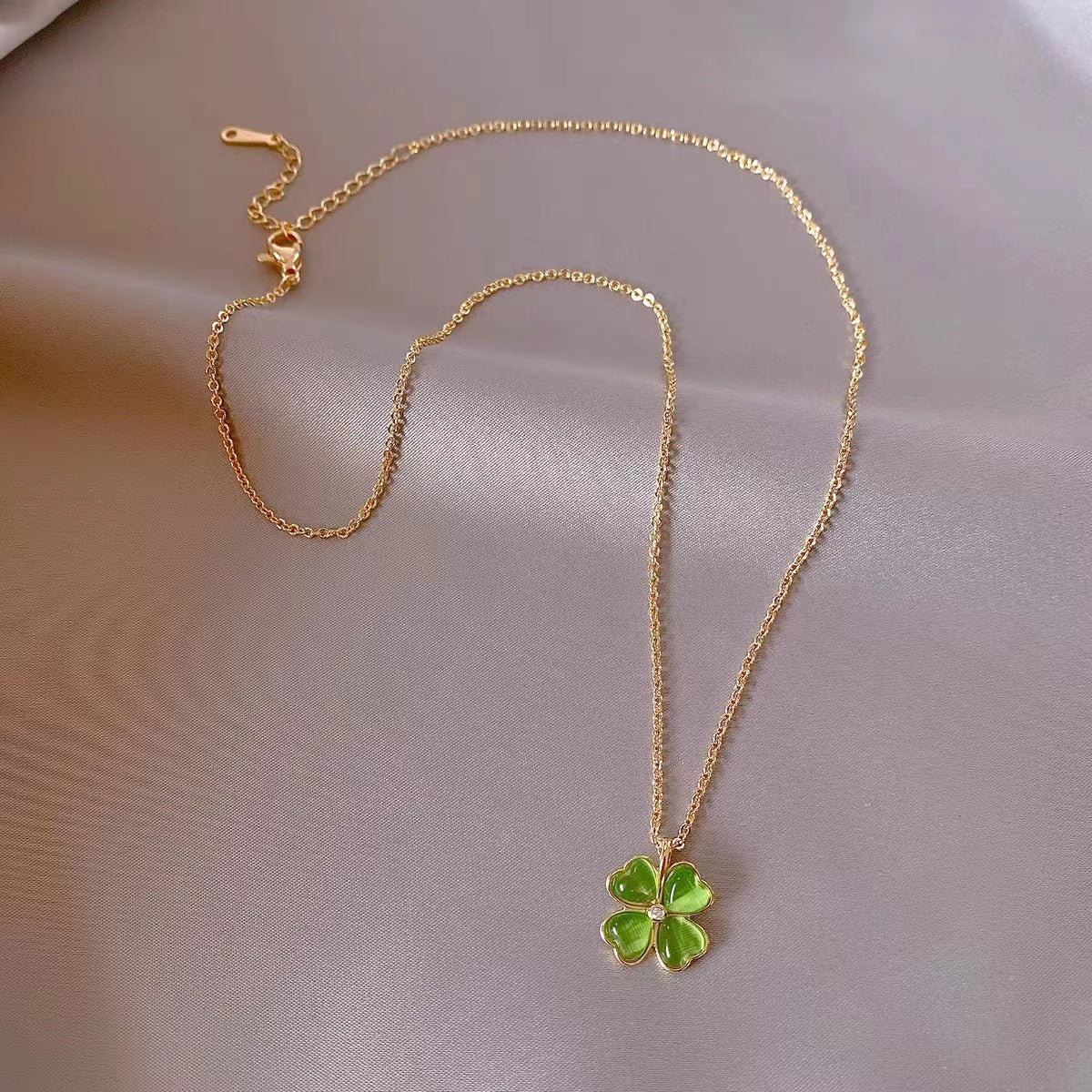Female Emerald Dignified Sense Of Design Clavicle Chain High-grade Necklace