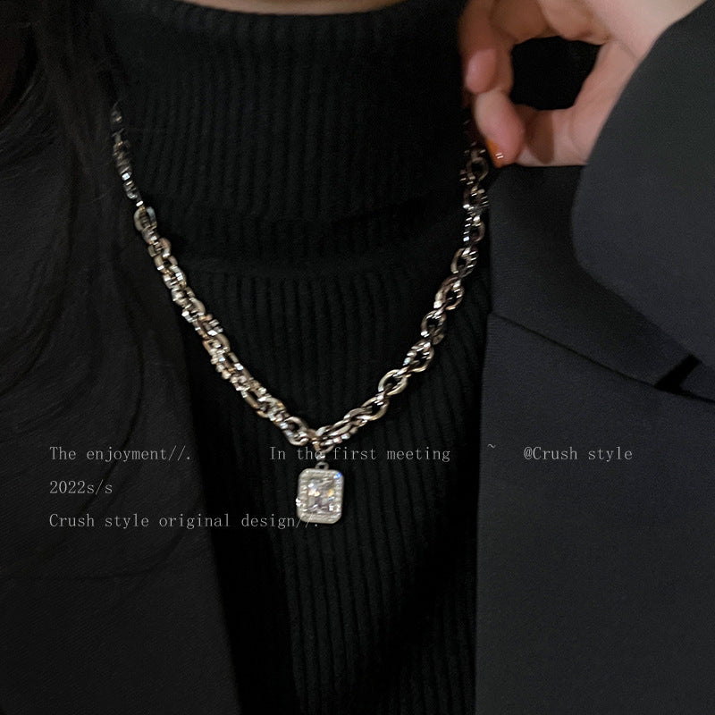 Women's Sweater Autumn Light Luxury Minority High-grade Fashion Sweet Necklaces