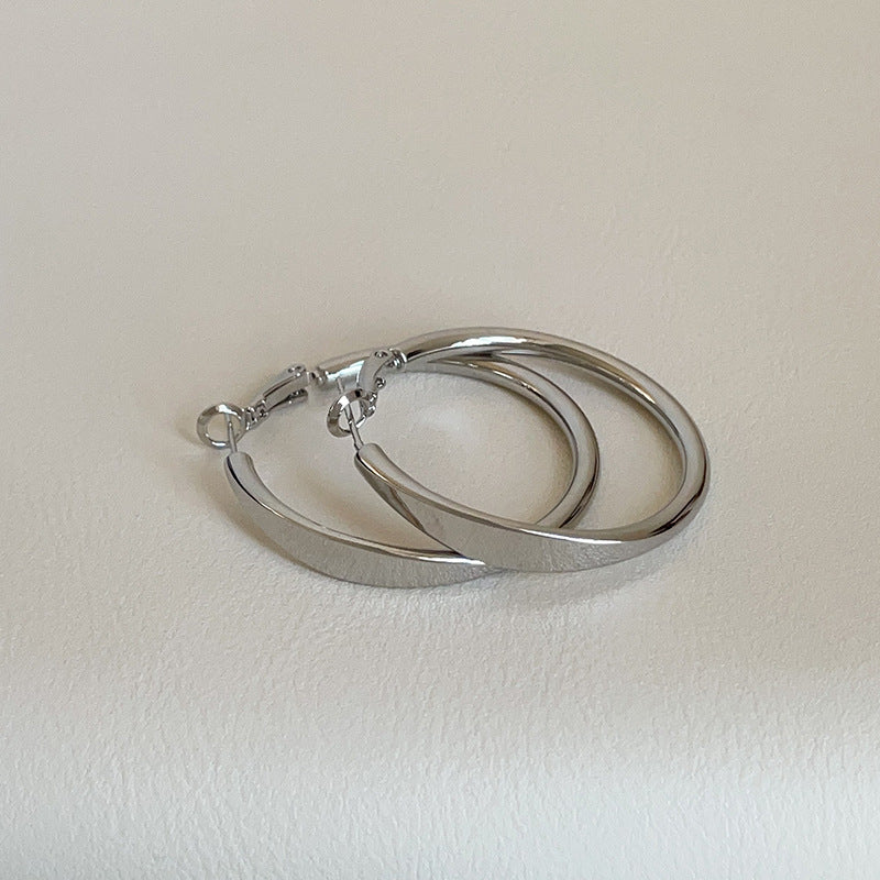 High-grade Geometric Glossy Ear Female Temperament Fashion Trend Commuting Exquisite Earrings