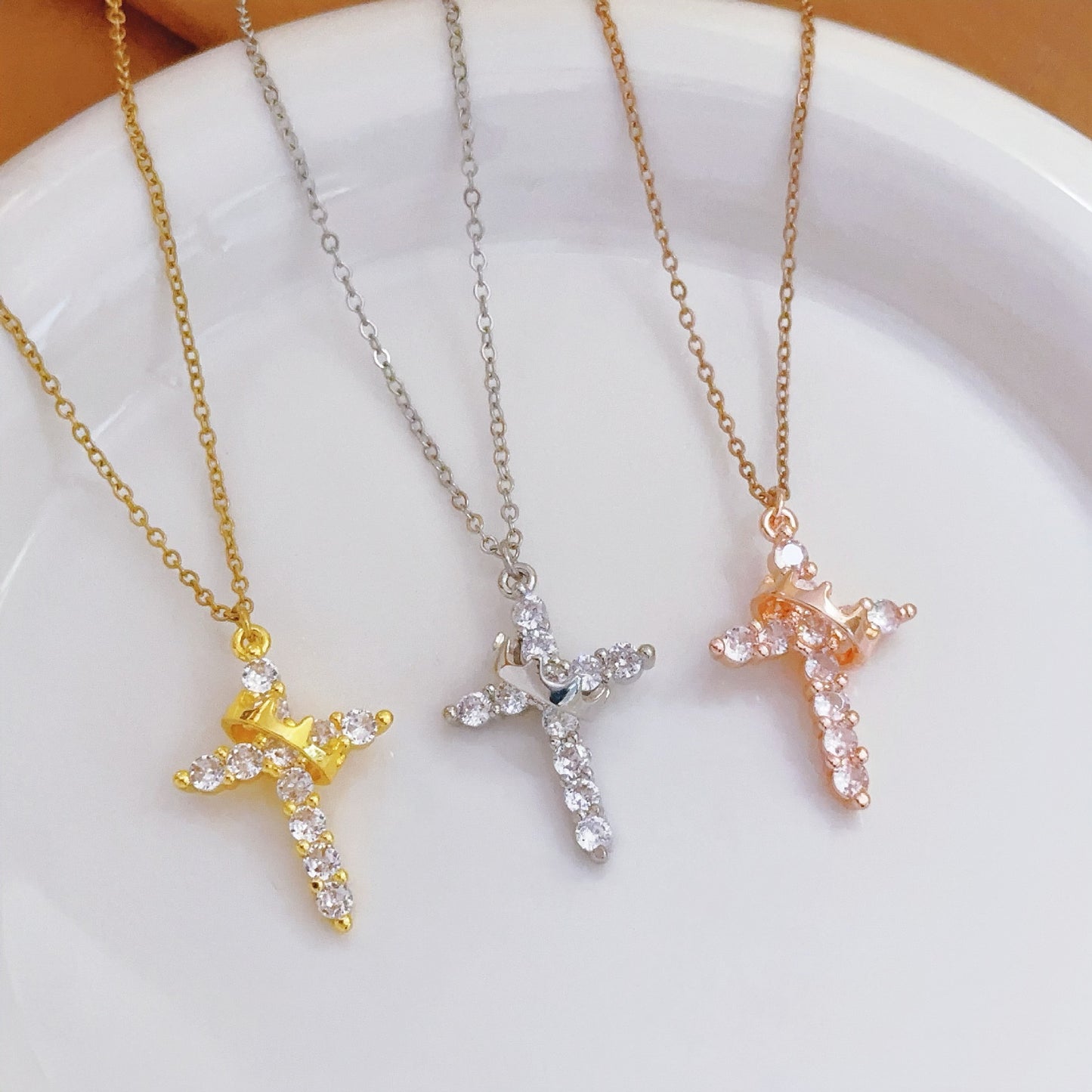 Zircon Cross Clavicle Chain Light Luxury Gold Fashion Necklaces