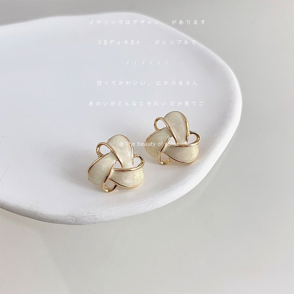 White Geometric Three-dimensional Sier-plated Needle Plated Drop Glazed Sweet Elegance Earrings