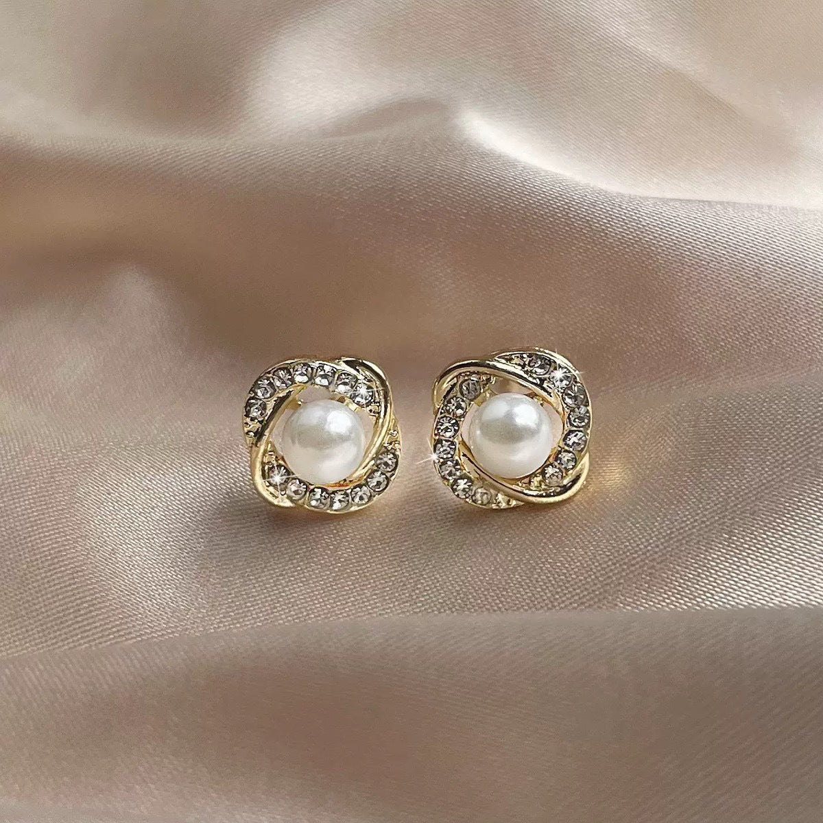 Women's Low Price Light Luxury Premium Temperamental Pearl Eardrops Rings