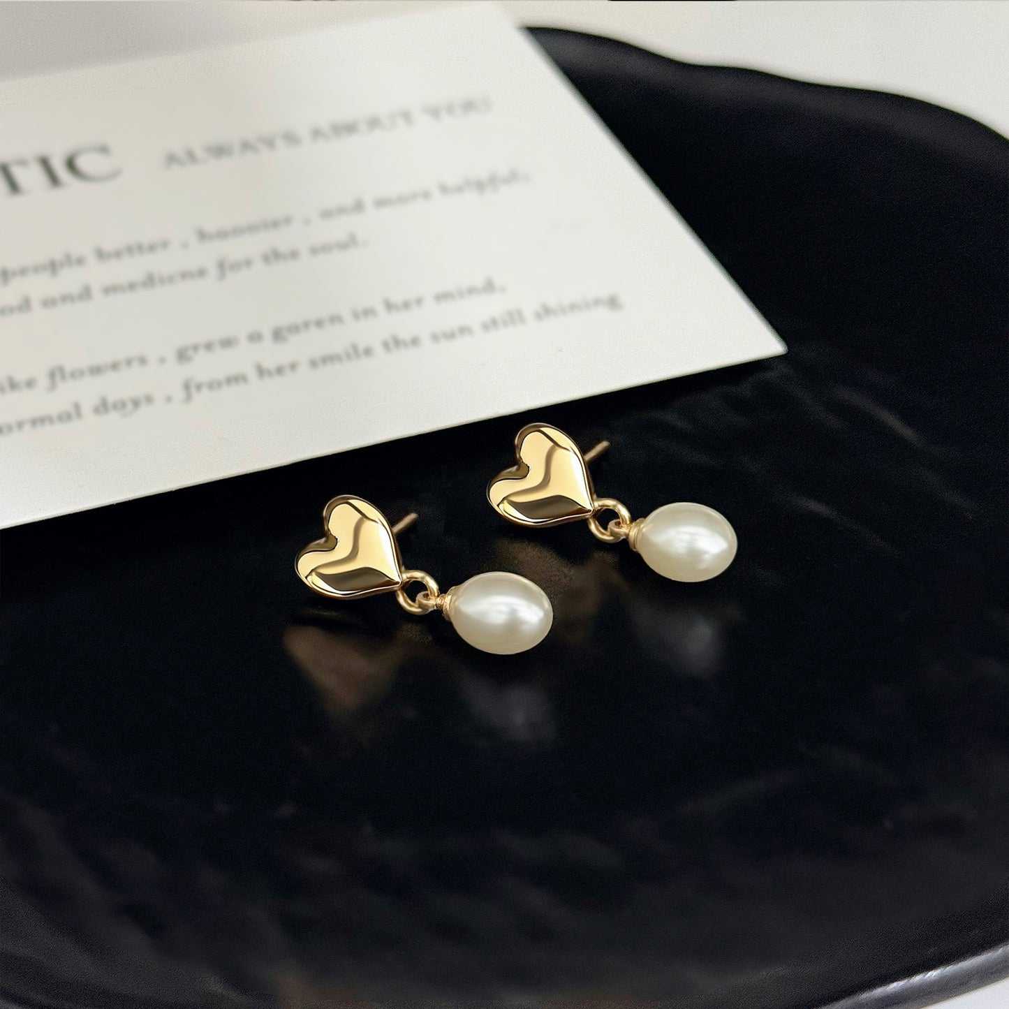 Fashionable Golden Pearl Light Luxury High Sense Simple Temperamental Middle Earrings
