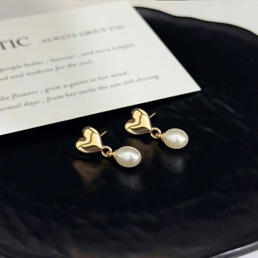 Fashionable Golden Pearl Light Luxury High Sense Simple Temperamental Middle Earrings