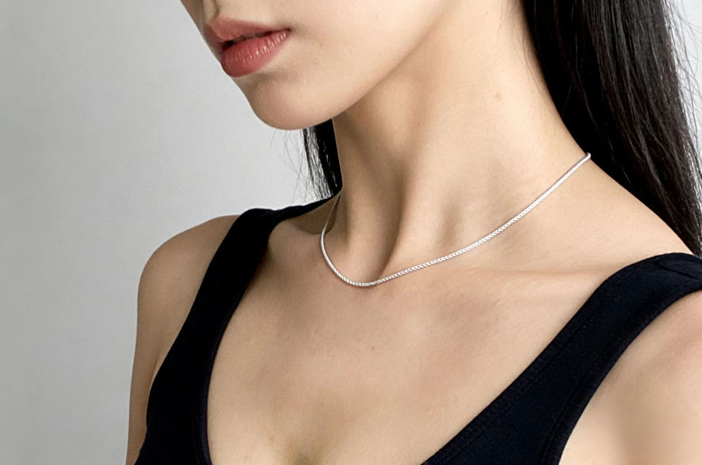 Women's Italian Clavicle Chain Neck Simple Flash Necklace
