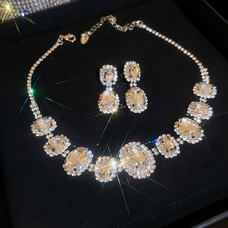 Women's Luxury Minority Clavicle Chain Palace Style Jewelry Set