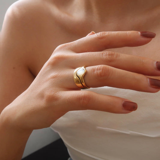 Cool Style Light Luxury White Shell Female Design High-grade Exquisite Ring
