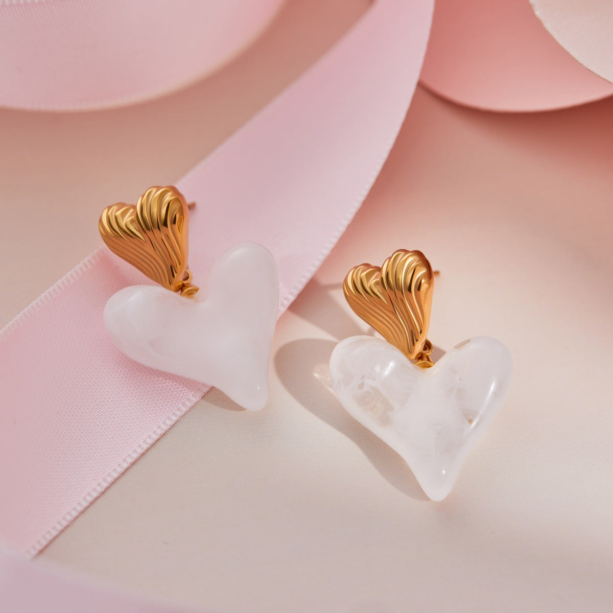 Retro Heart-shaped Large Spring Fashionable Simple Resin Eardrops Earrings