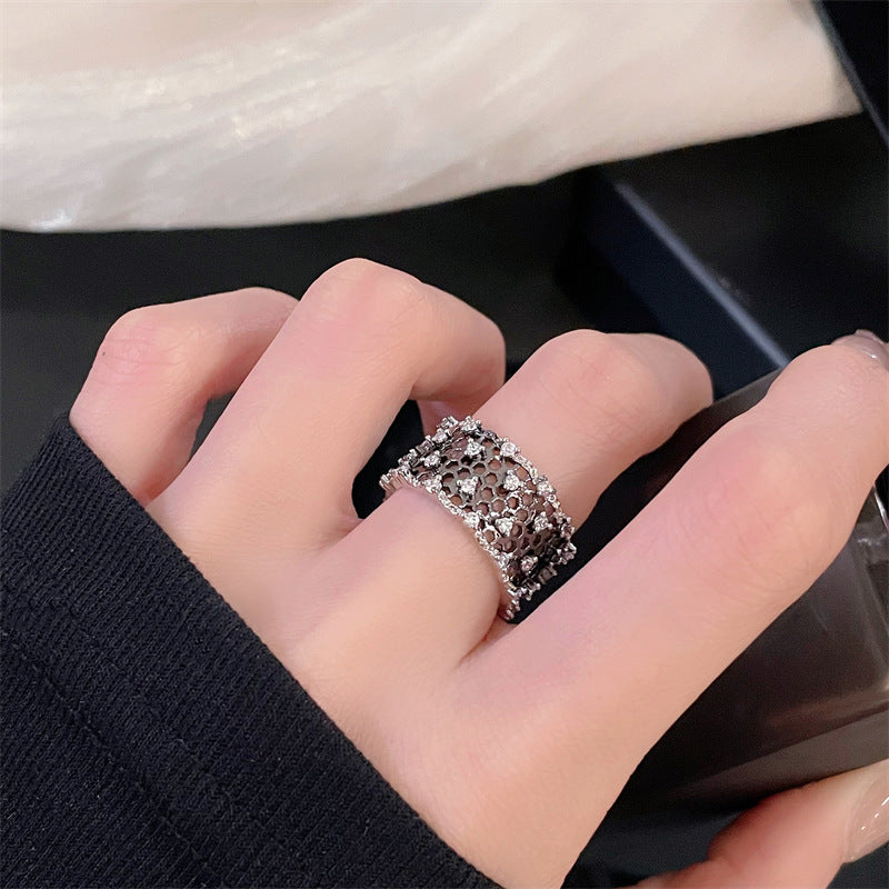 Women's Hollow Lace Trim Open-end Zircon Personalized Retro Style Rings