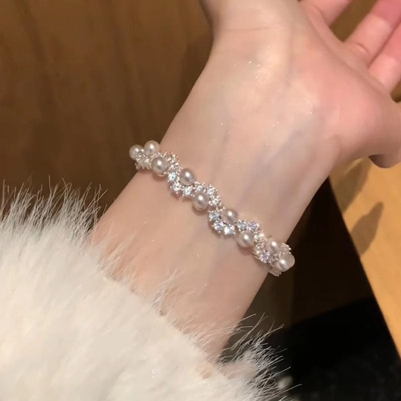Women's French Court Pearl Retro Elegance High-grade Bracelets