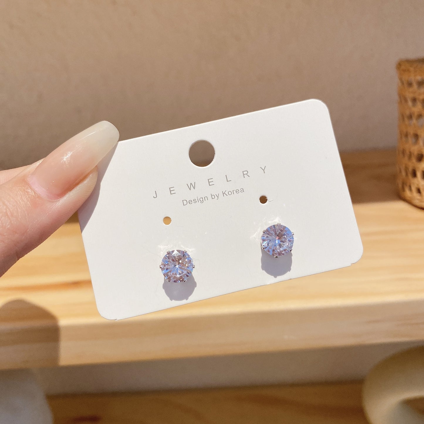 Light Luxury High-grade Female Fashion Retro Stud Earrings
