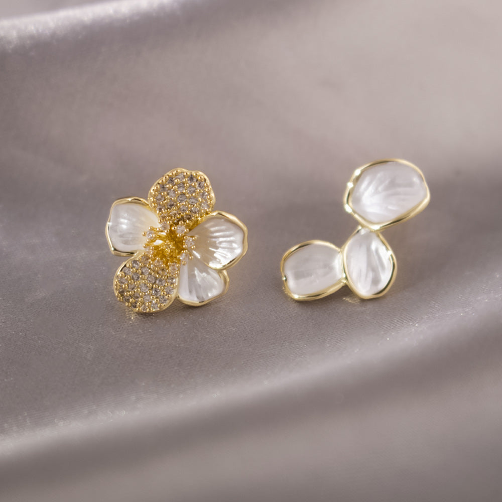 Inlaid Zircon Flower Elegant High-grade Pearl Earrings