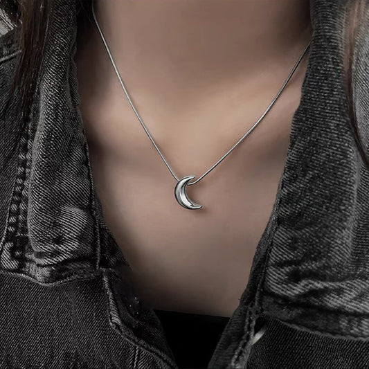 Women's Curved Moon Trendy Cold Sweater Chain Necklaces