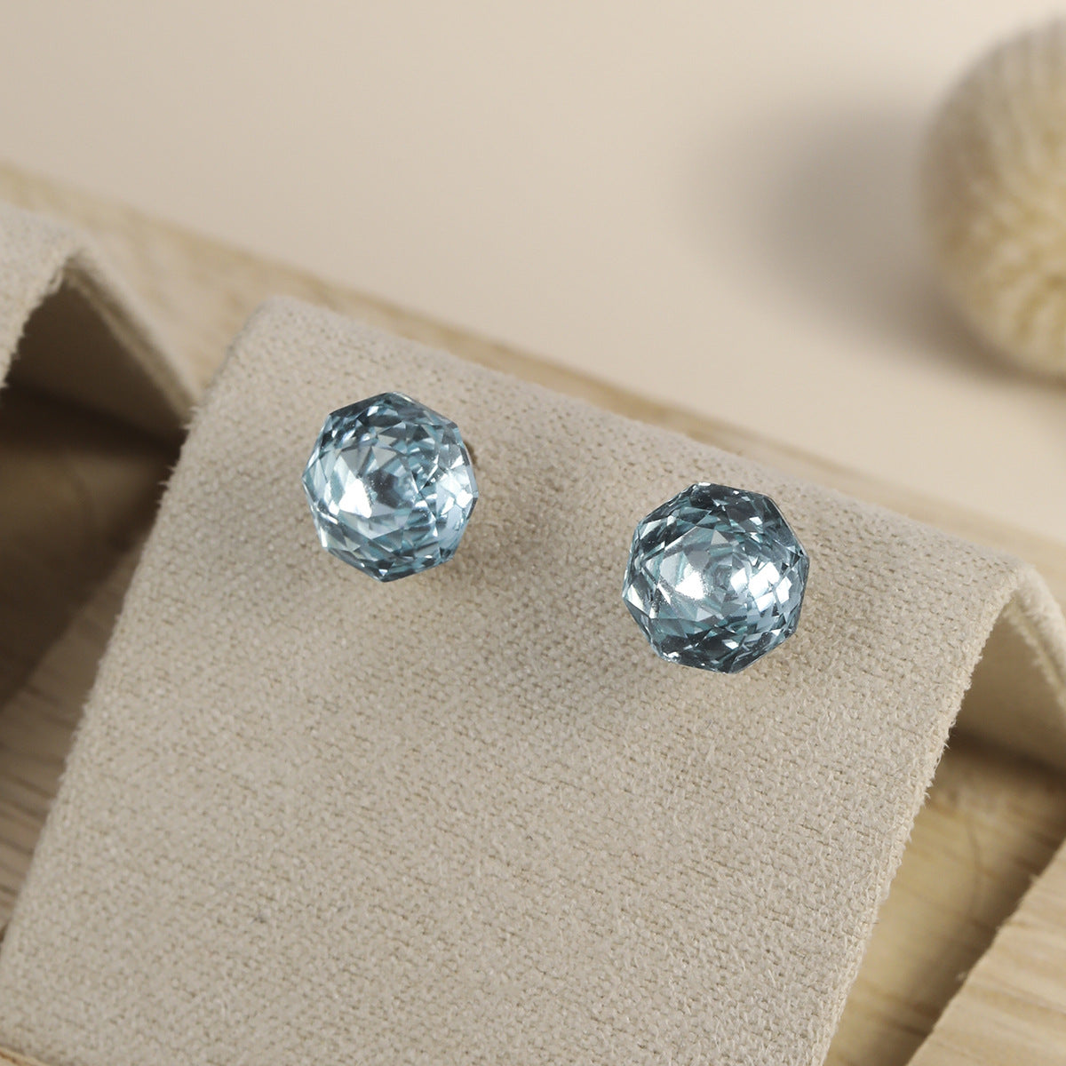 Super Flash Simple Millennium Rose Cut Stud Earrings