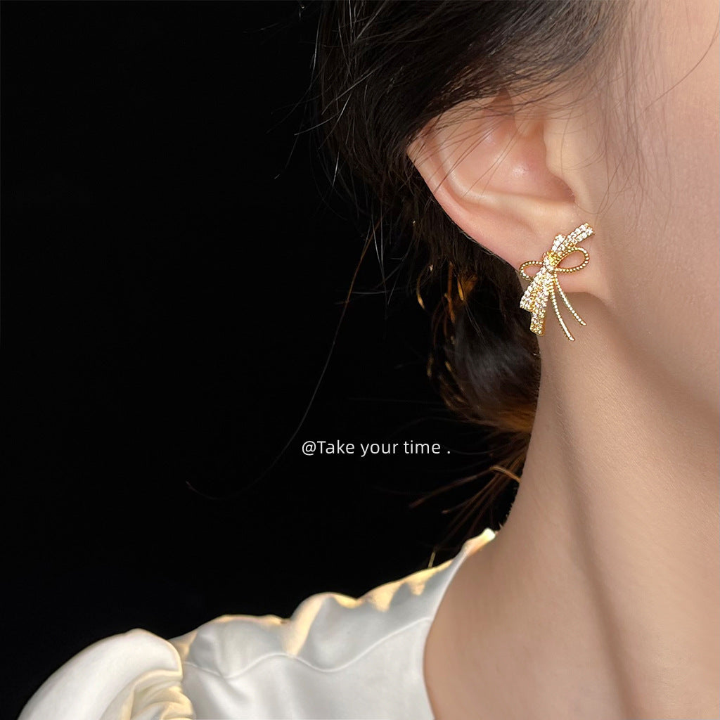 Inlaid Zircon Gentle Bends Hitches Design Sense Commute Minimalist Versatile Stud Earrings