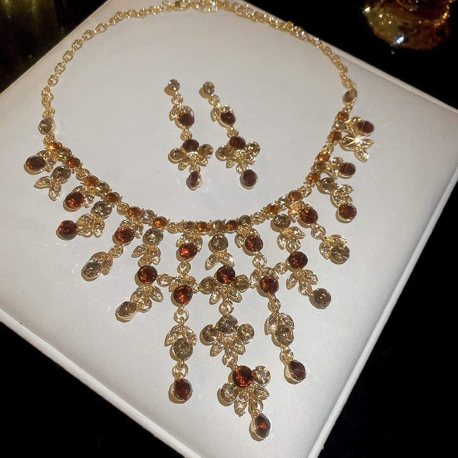 Women's Luxury Minority Clavicle Chain Palace Style Jewelry Set