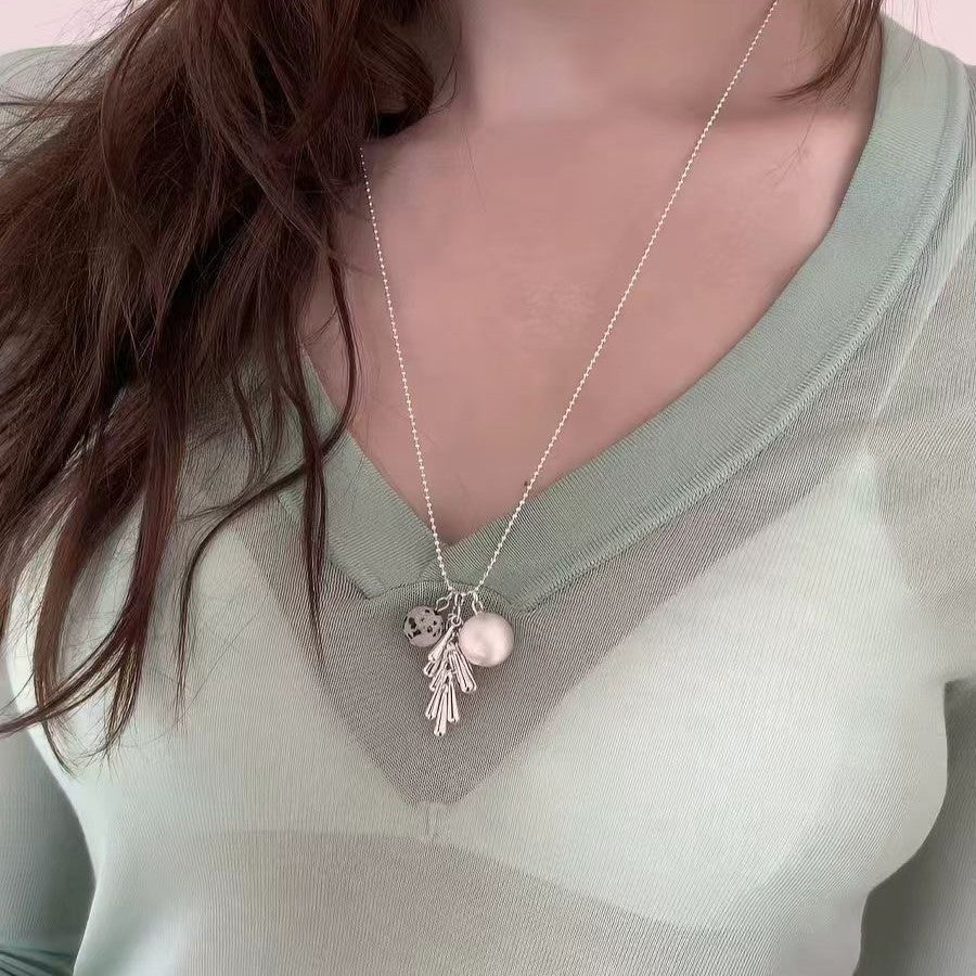 Women's Grape Cluster Light Luxury Temperament Style Ball Sweater Chain Design Pendants