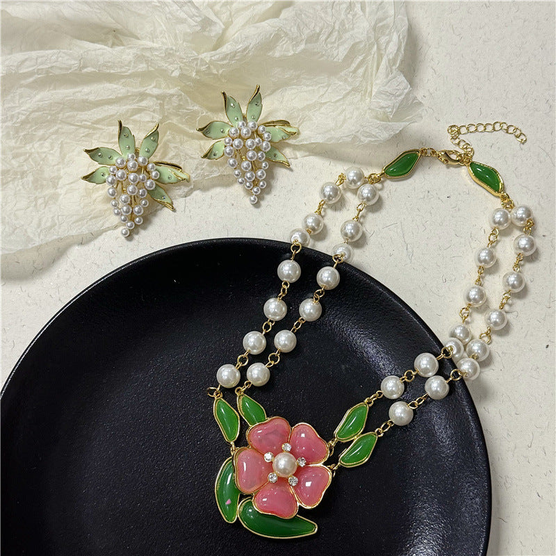 Women's French Short Pearl Temperament Crystal Flowers Necklaces