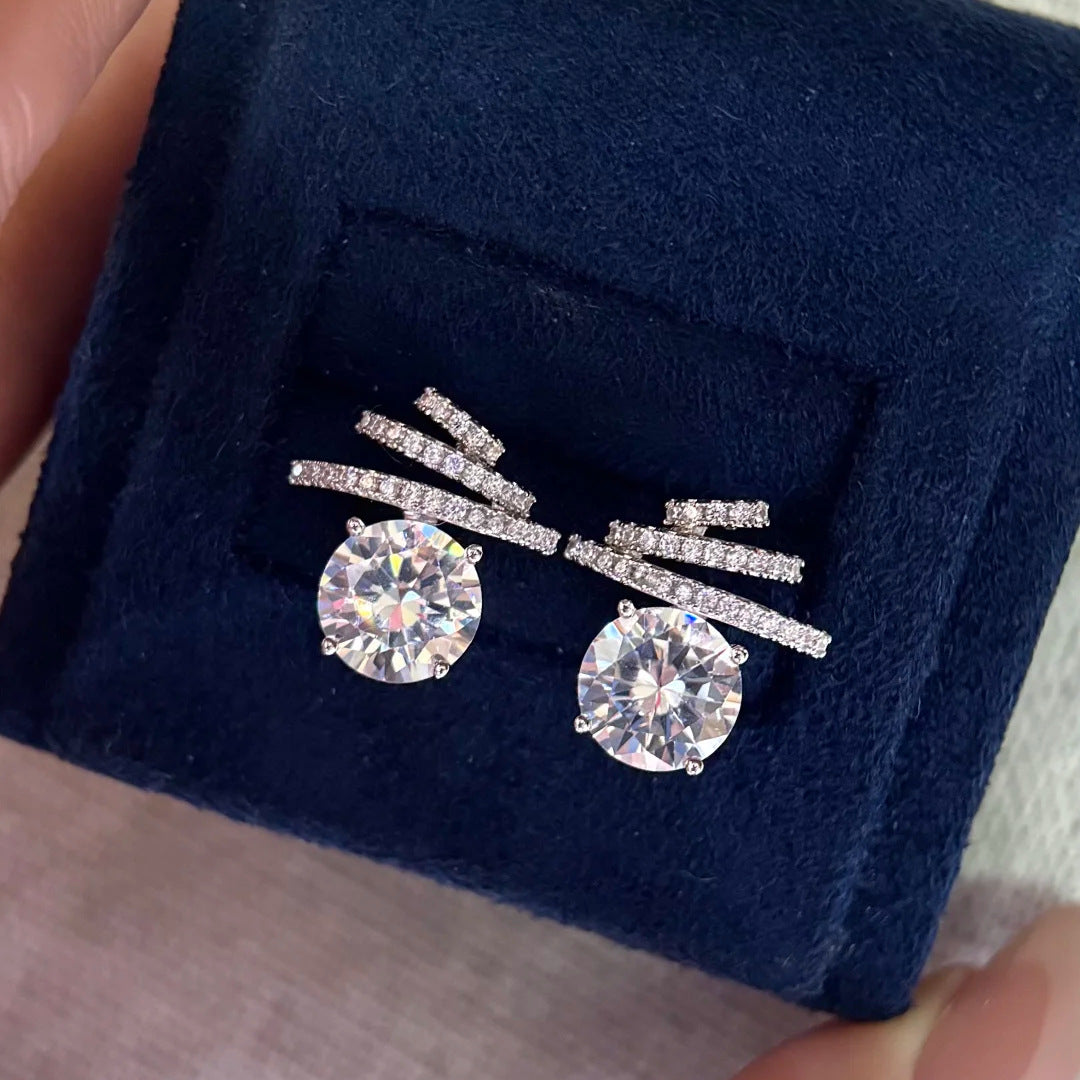 Women's High-grade Temperament 2 Karat Eight Hearts Arrows Super Flash Zircon Stud Earrings