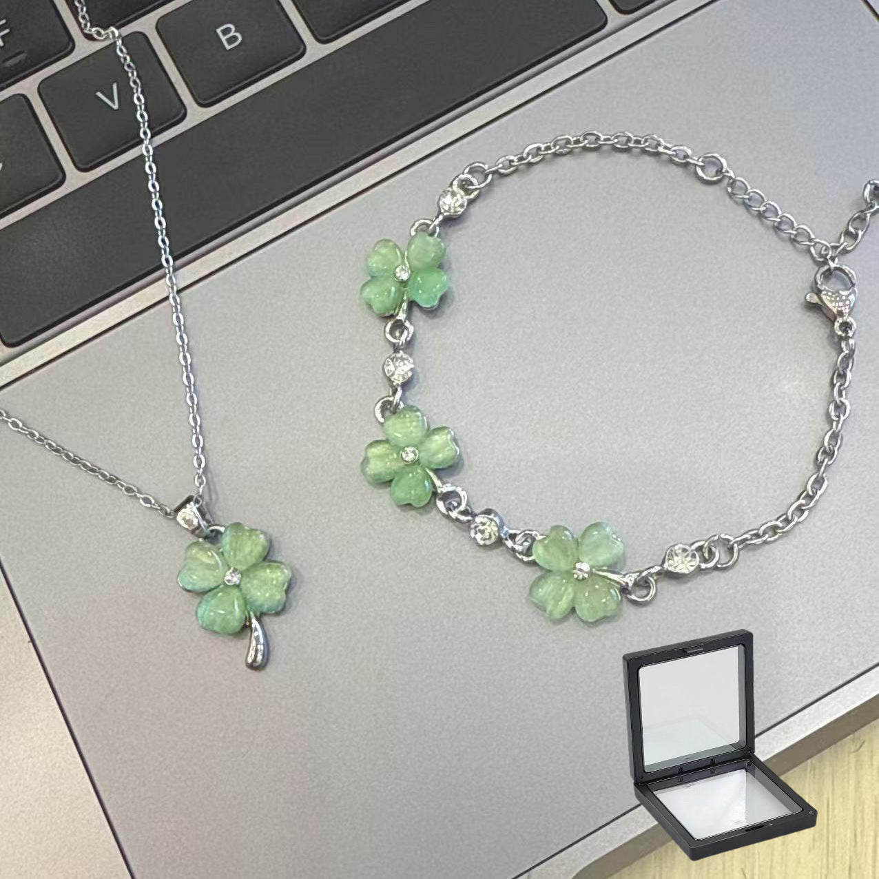 Summer Mori Style Fresh Clover Female Light Luxury Minority Design Bracelets
