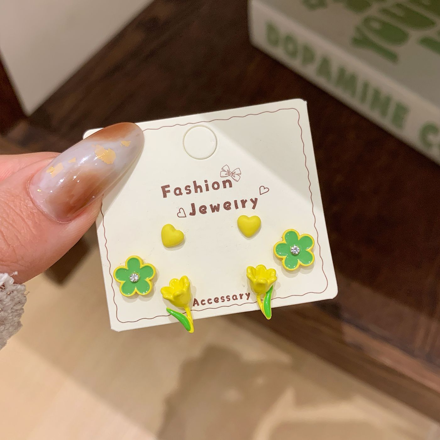 Women's Cartoon Cute Flowers Loves Cats Three-piece Stud Earrings