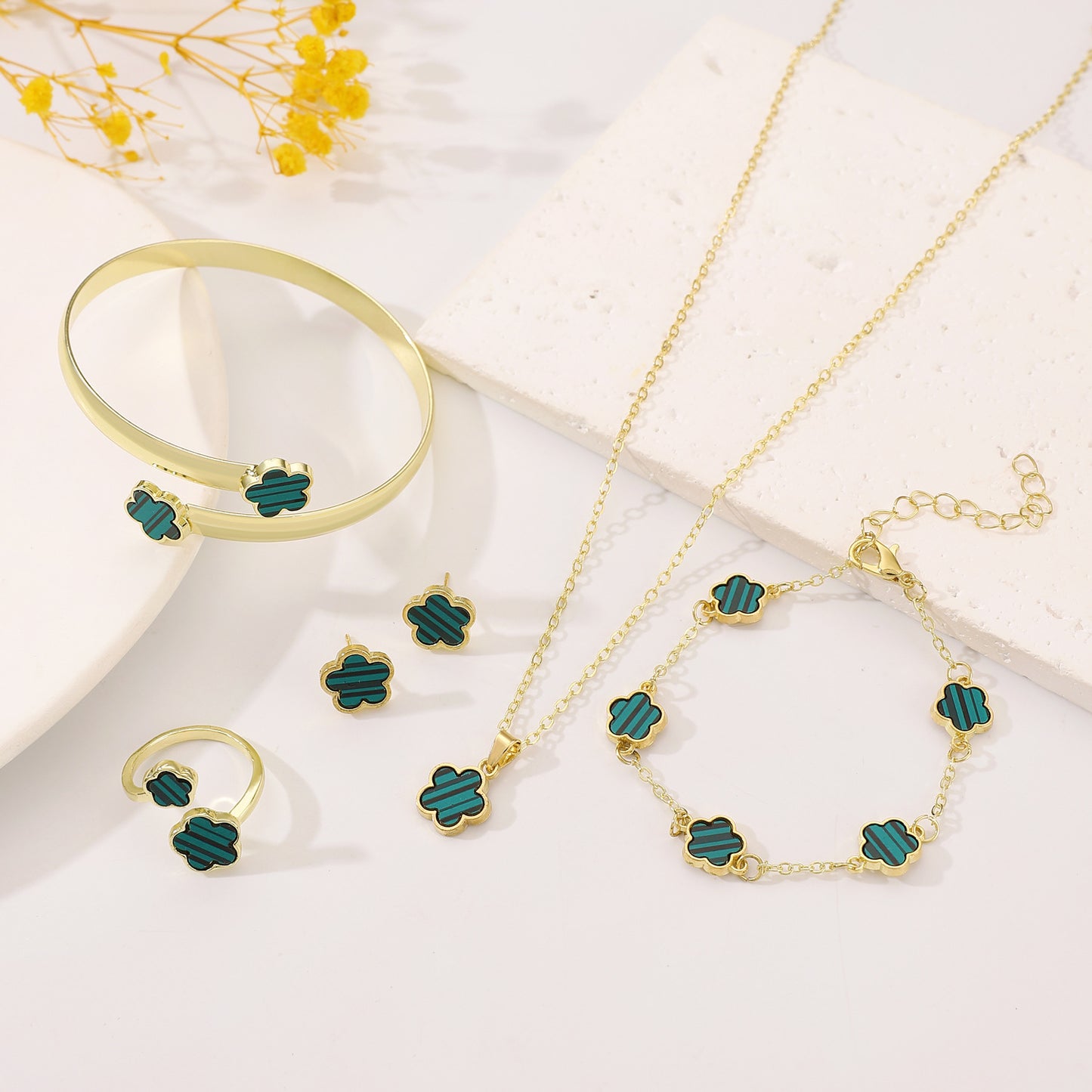 Lucky Flower Parthenocissus Grass Ear Female Jewelry Set