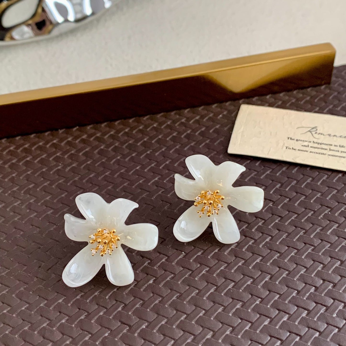 Retro Fashion Zircon Flower High Sense Fashionable Earrings