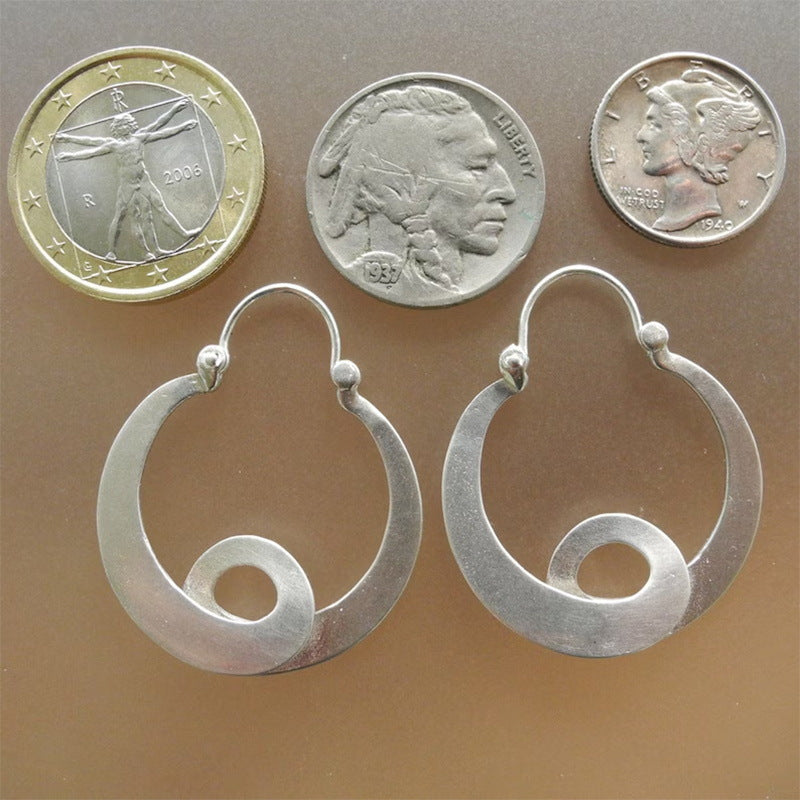 Curved Metal Ear Retro Hollow Curly Ancient Earrings