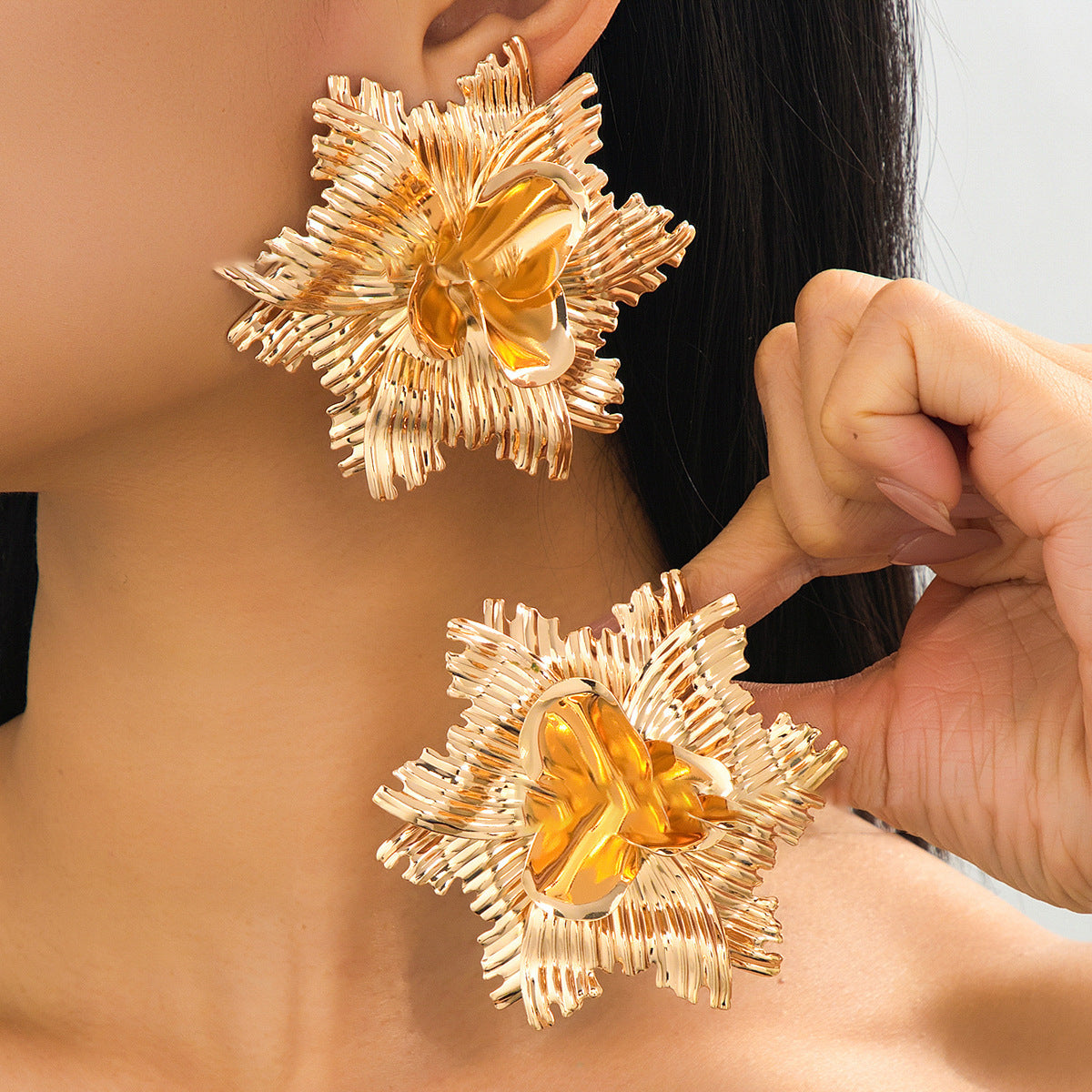 Women's Fashion Three-dimensional Large Flower Light Luxury Retro Sun Rings