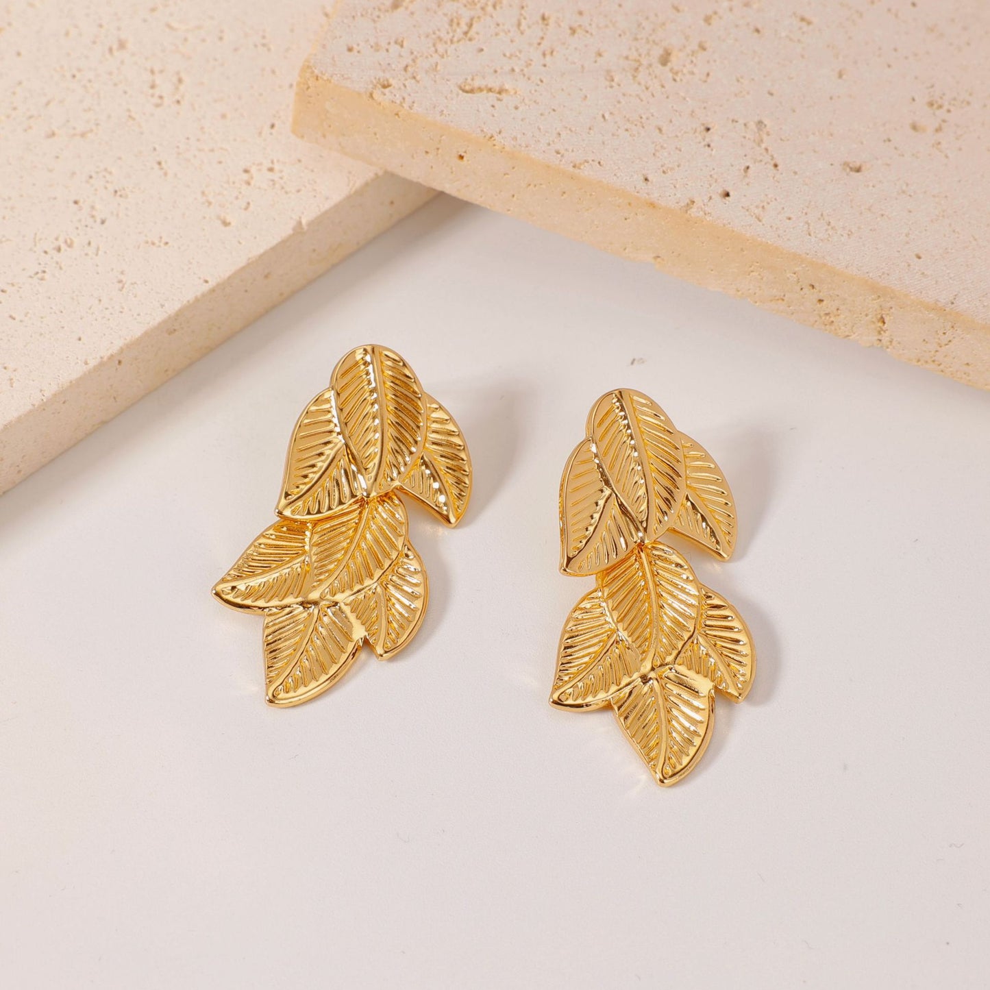 One Large Small Overlapping Stainless Steel Eardrops Gold Rings