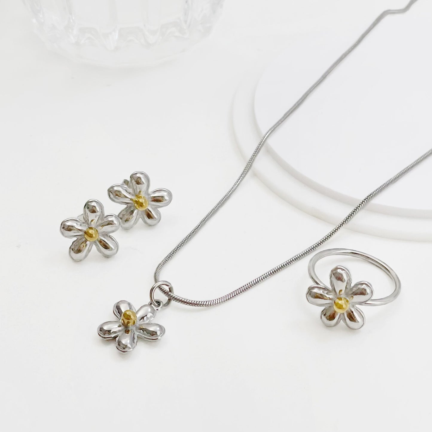 Women's Personality Flower Clavicle Chain Temperament Design Necklace
