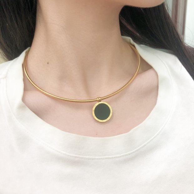Women's Titanium Steel Simple Elegant Metal Light Column Collar
