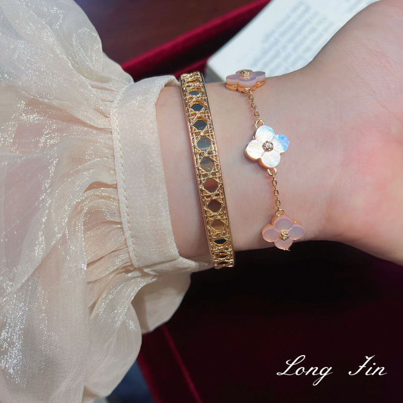 Retro High-grade Light Luxury Cherry Blossom Pink Shell Bracelets