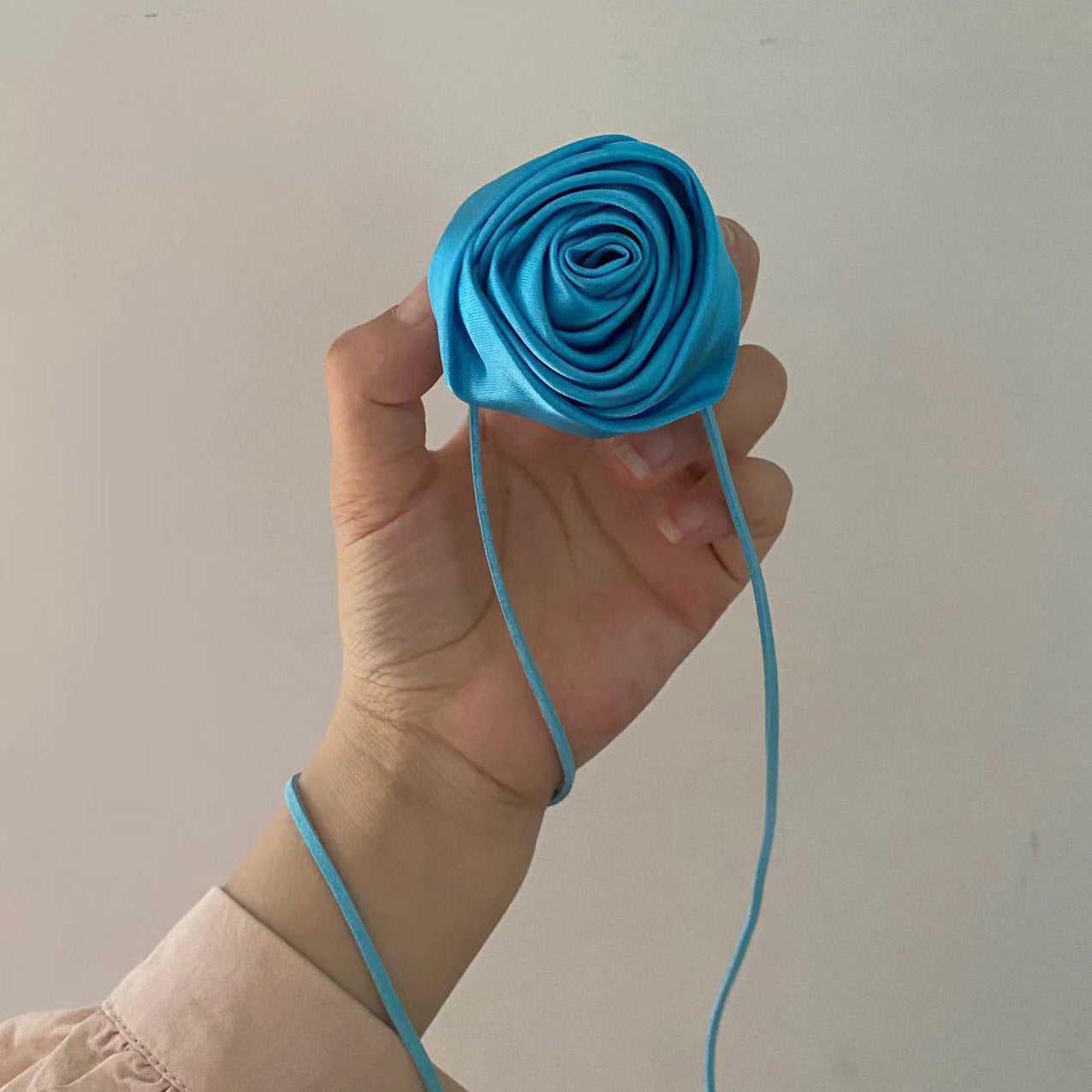 Niche Retro Pure Rose Handmade Wrist Flower Silk Female Sexy Collar
