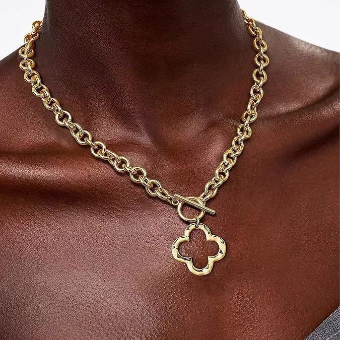 Women's Love Star Exaggerated Metal Hollow Street Necklace