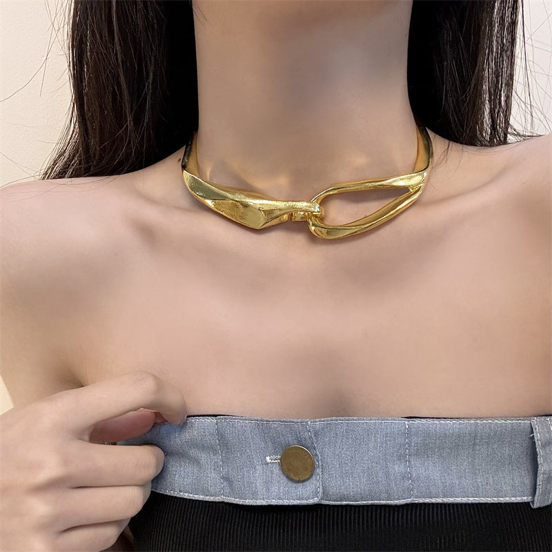 Thick Buckle Female Light Luxury Minority Clavicle Necklace