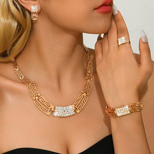 Environmental Retro Style Full Diamond Luxury Alloy Bracelets
