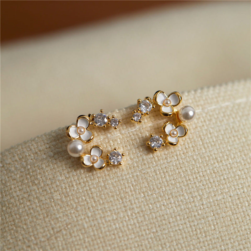 Women's Pearl Flower Elegant No Ear Piercing Earrings