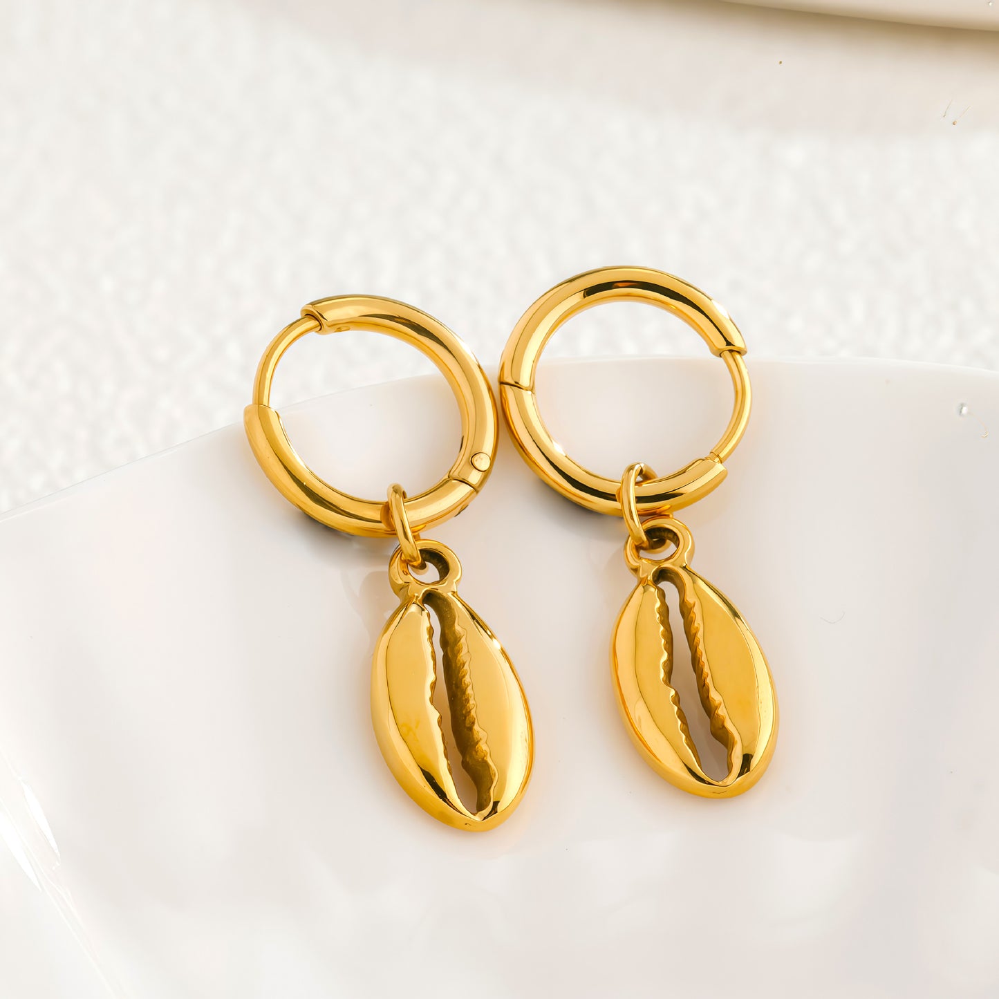 Vintage Shell Three-piece Light Luxury Seaside Earrings