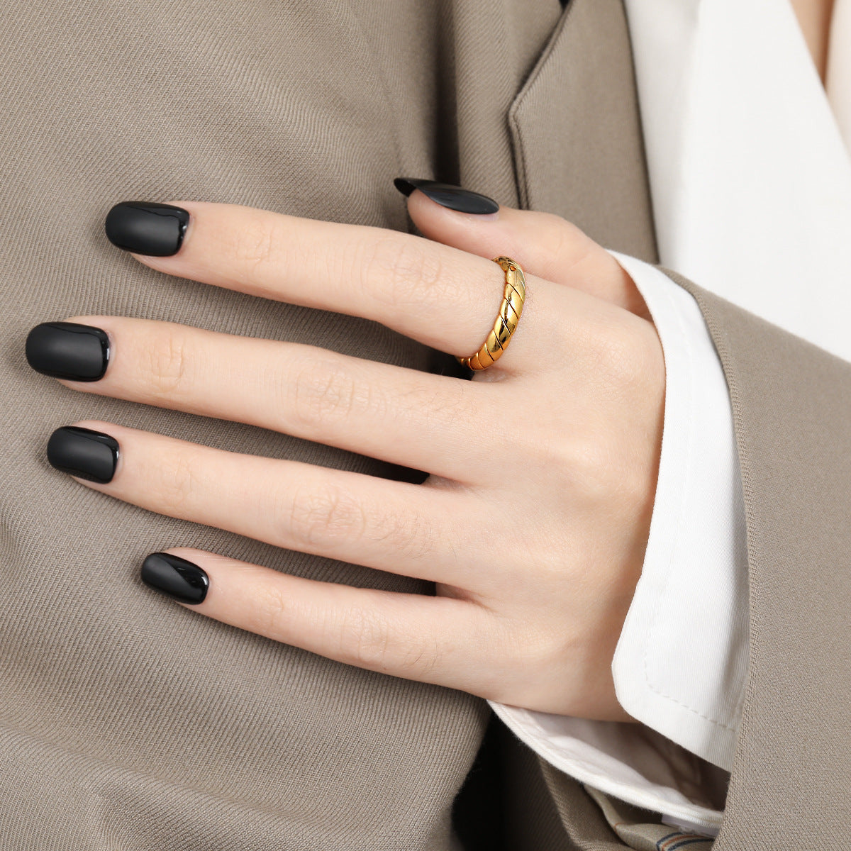 Aloofness Style Fashion Geometric Woven Pattern Simple Gold High-grade Titanium Ring