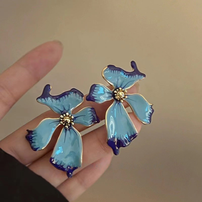 Women's Palace Style Sier Flower Light Luxury High-grade Design Sense Earrings