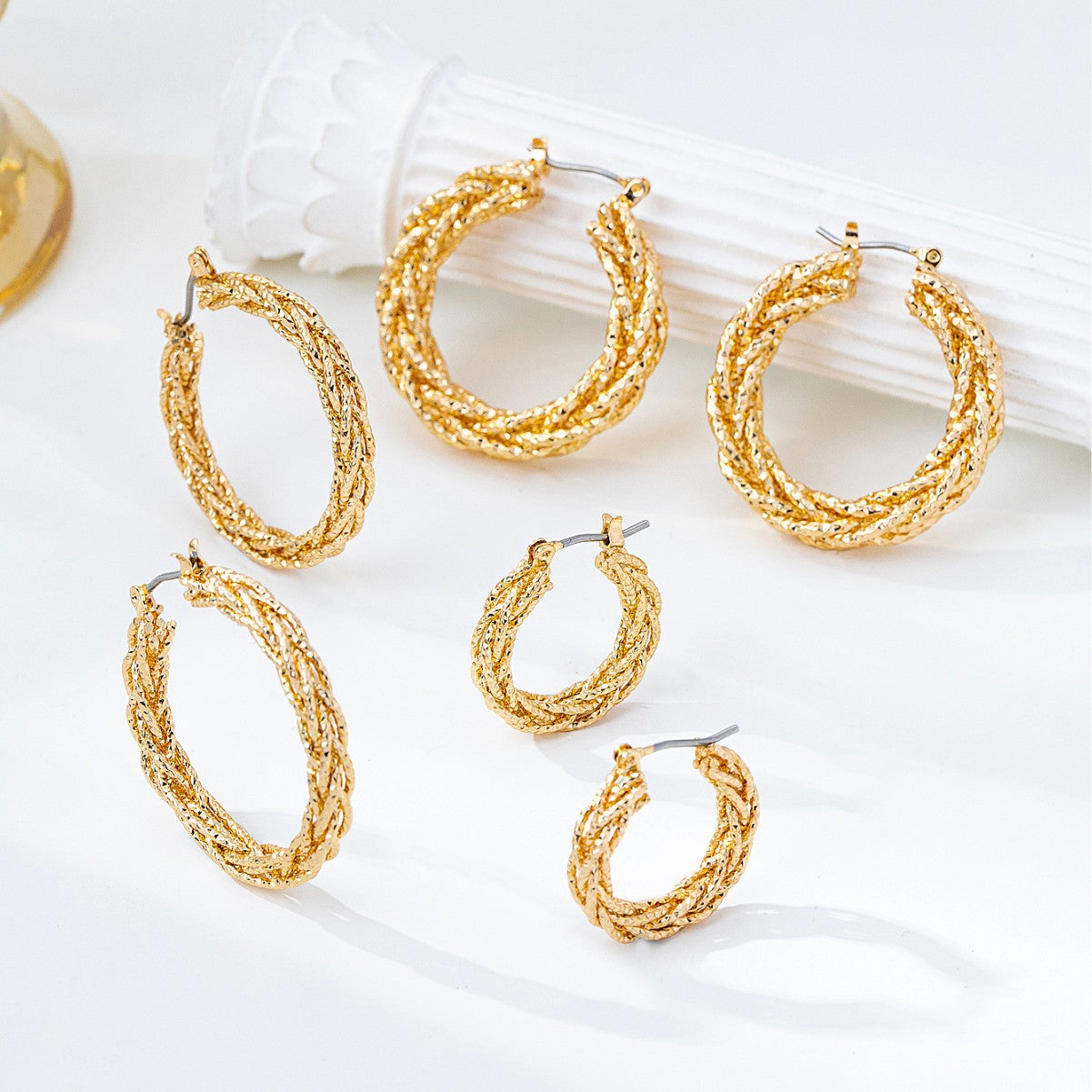 Women's Of Geometric Twist Frosted Surface Earrings