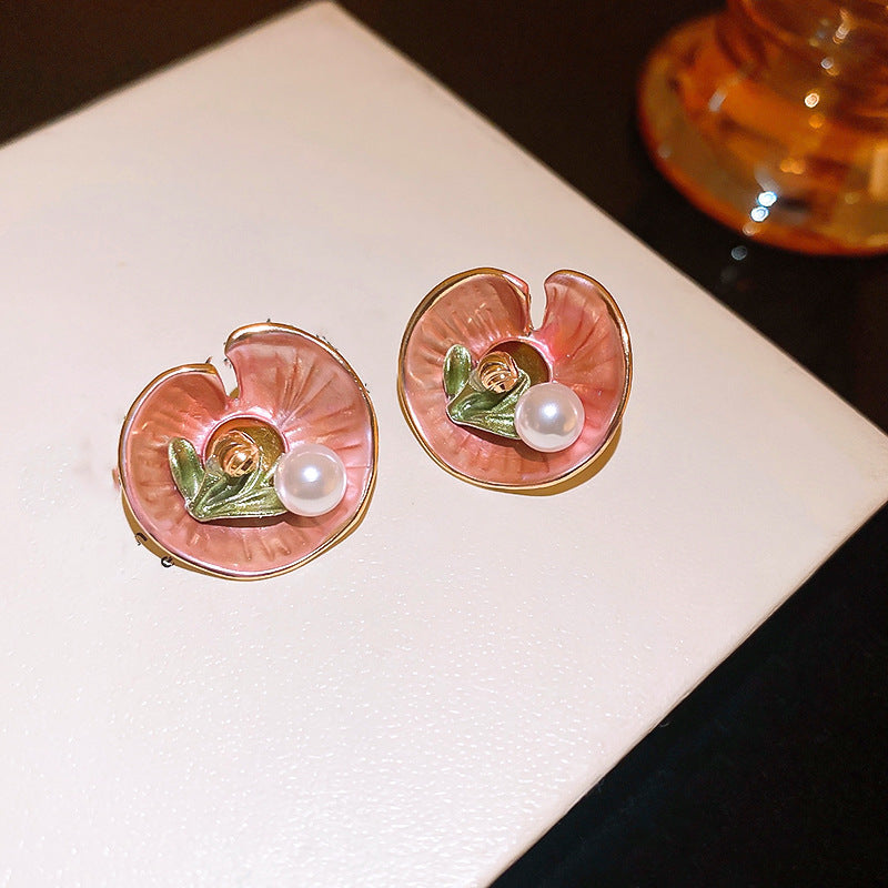 Women's Needle Metallic Pleated Round Geometric Bean-shaped Fashionable Fashion Stud Earrings