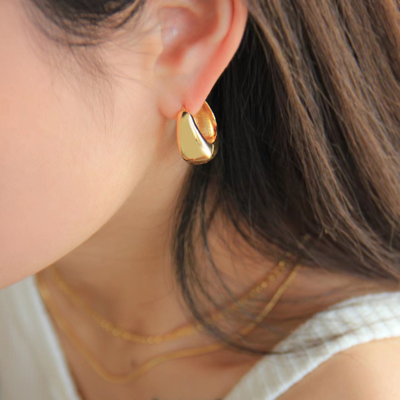 French Retro Metal Brass Gold-plated Cold Earrings