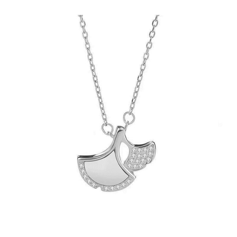 Women's Gold Ginkgo Leaf Fritillary Fashion Short Sense Light Necklaces
