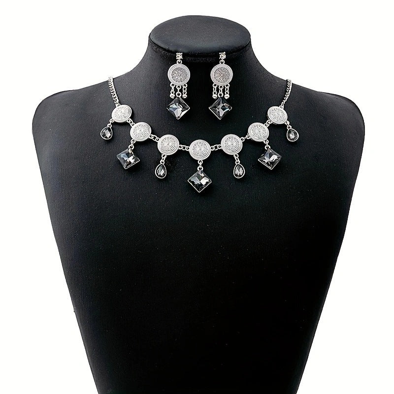 Women's Suite Retro Court French Pearl Water Jewelry Set