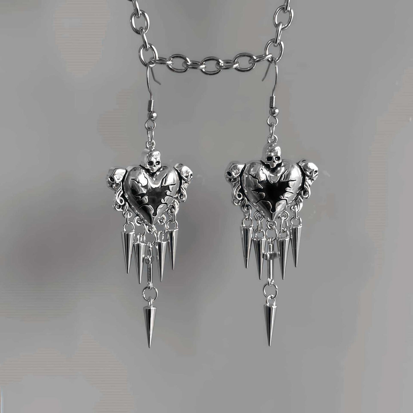 Asian Style Culture Gothic Punk Thorns Red Heart-shaped Retro Skull Earrings