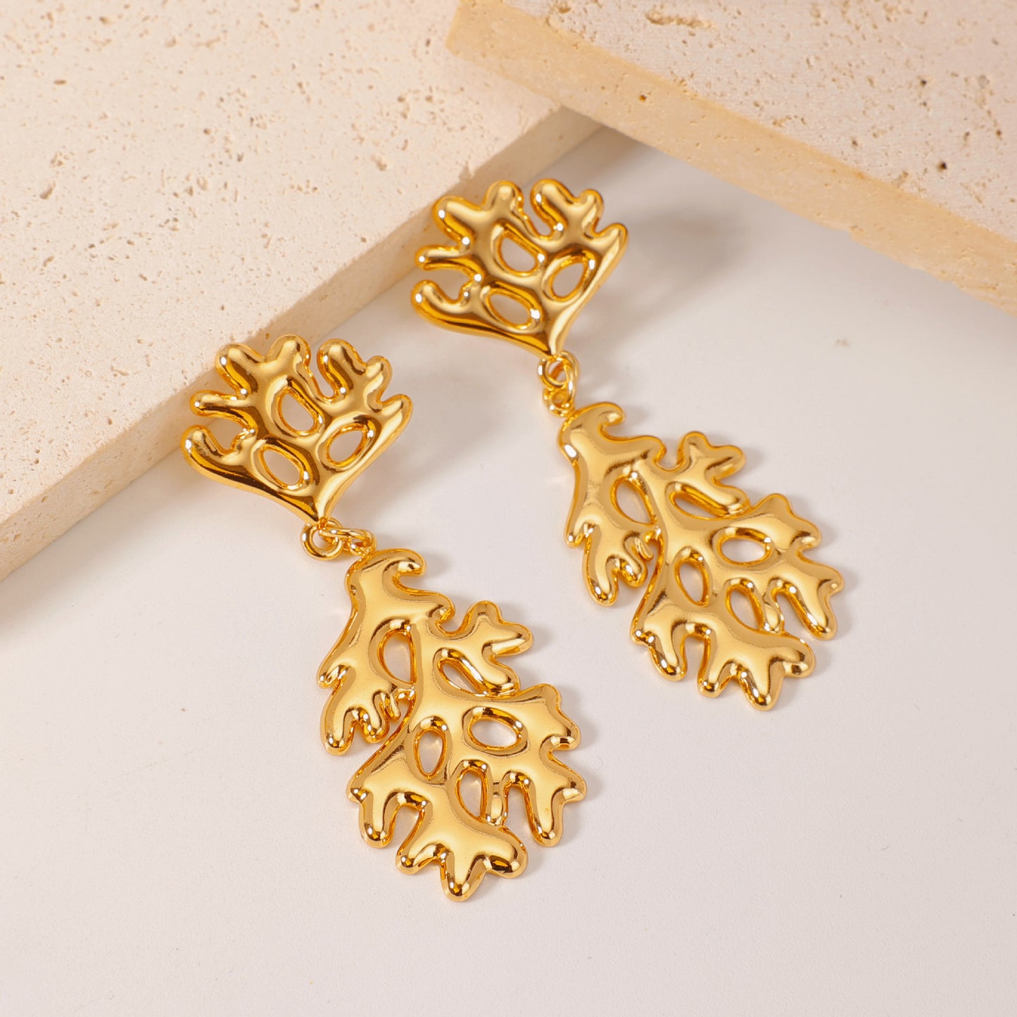 One Large Small Overlapping Stainless Steel Eardrops Gold Rings